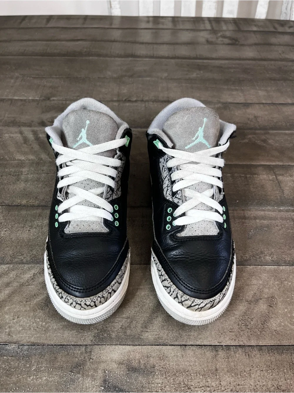 Nike Air Jordan 3 Green Glow Sneakers Sz 5.5Y